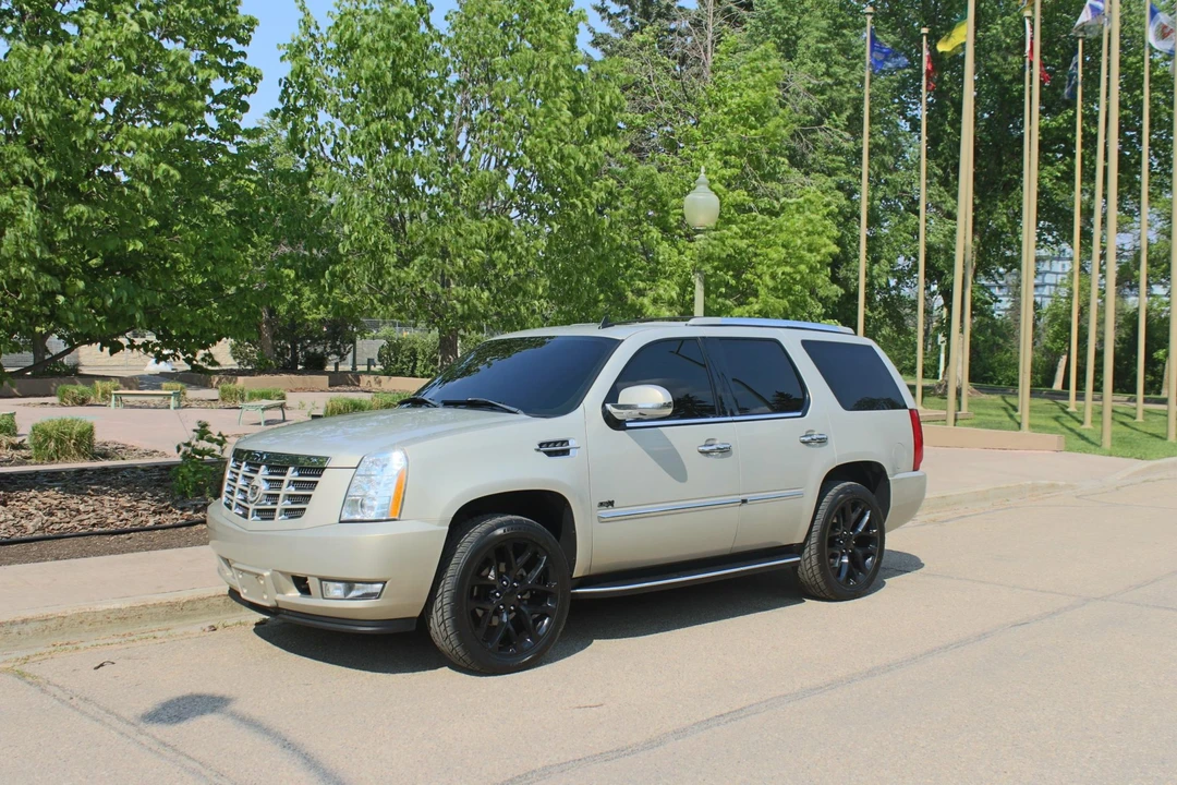 2008 Cadillac Escalade & EXT 3rd Gen - Image 2 of 31