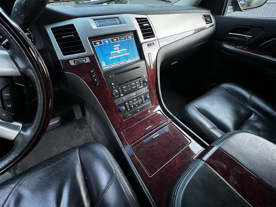 2008 Cadillac Escalade & EXT 3rd Gen - Image 10 of 27