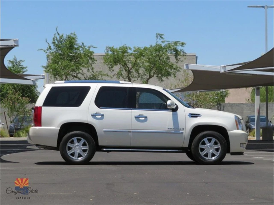 2008 Cadillac Escalade & EXT 3rd Gen - Image 2 of 31