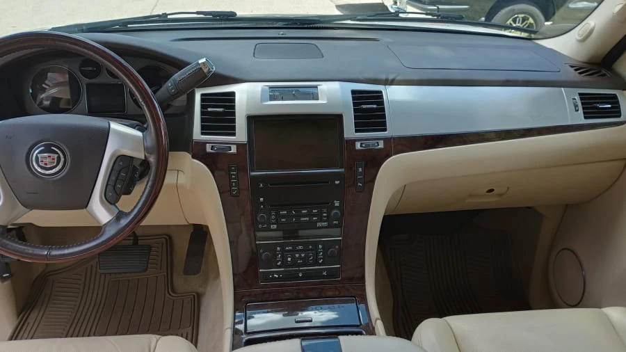2008 Cadillac Escalade & EXT 3rd Gen - Image 12 of 16