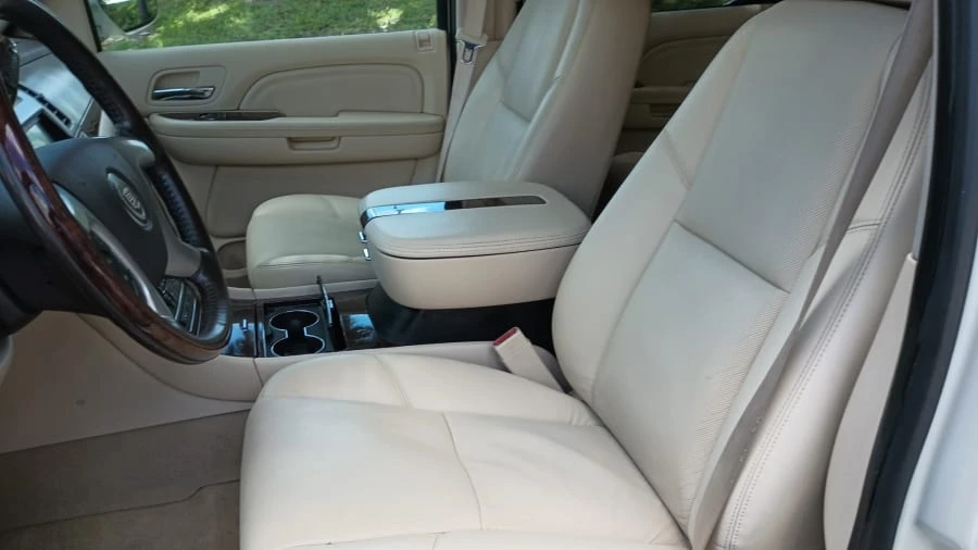 2008 Cadillac Escalade & EXT 3rd Gen - Image 3 of 16