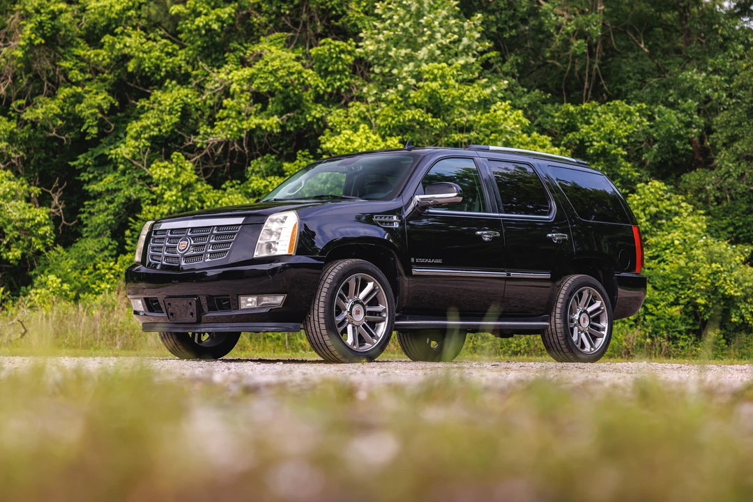 2008 Cadillac Escalade & EXT 3rd Gen - Image 2 of 31