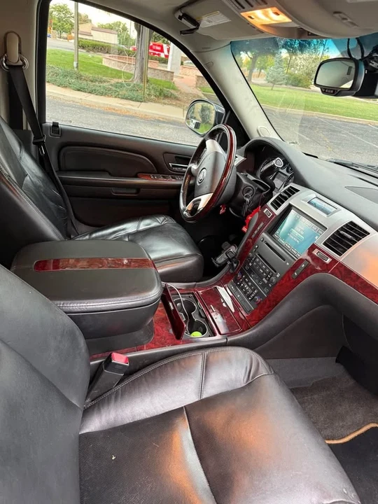 2008 Cadillac Escalade & EXT 3rd Gen - Image 4 of 9