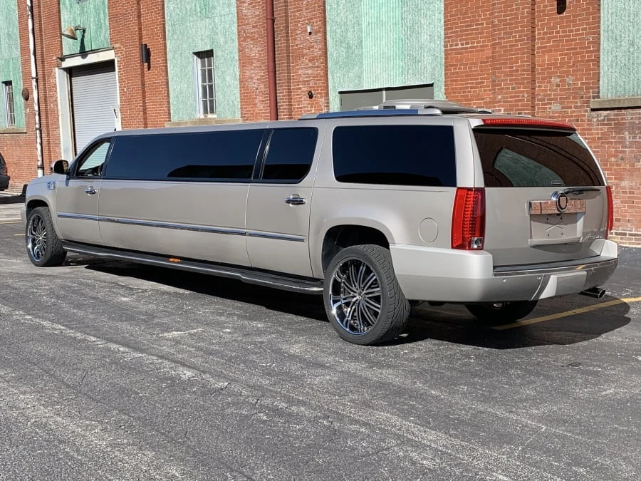 2008 Cadillac Escalade & EXT 3rd Gen - Image 3 of 13