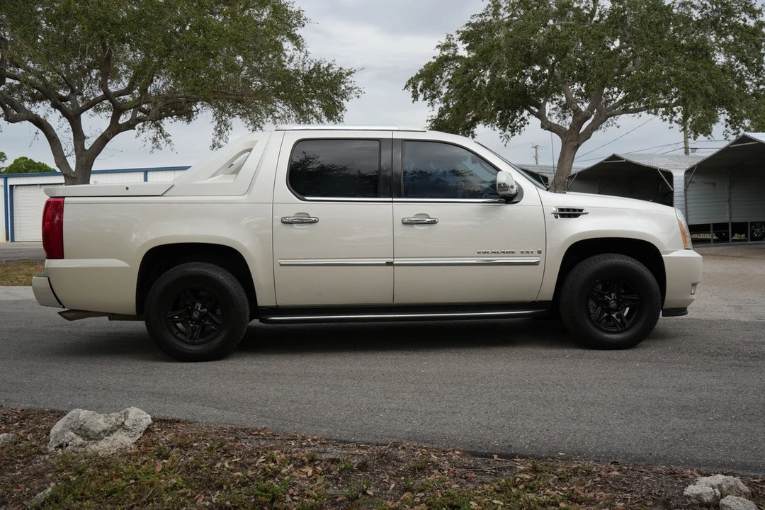 2008 Cadillac Escalade & EXT 3rd Gen - Image 10 of 21