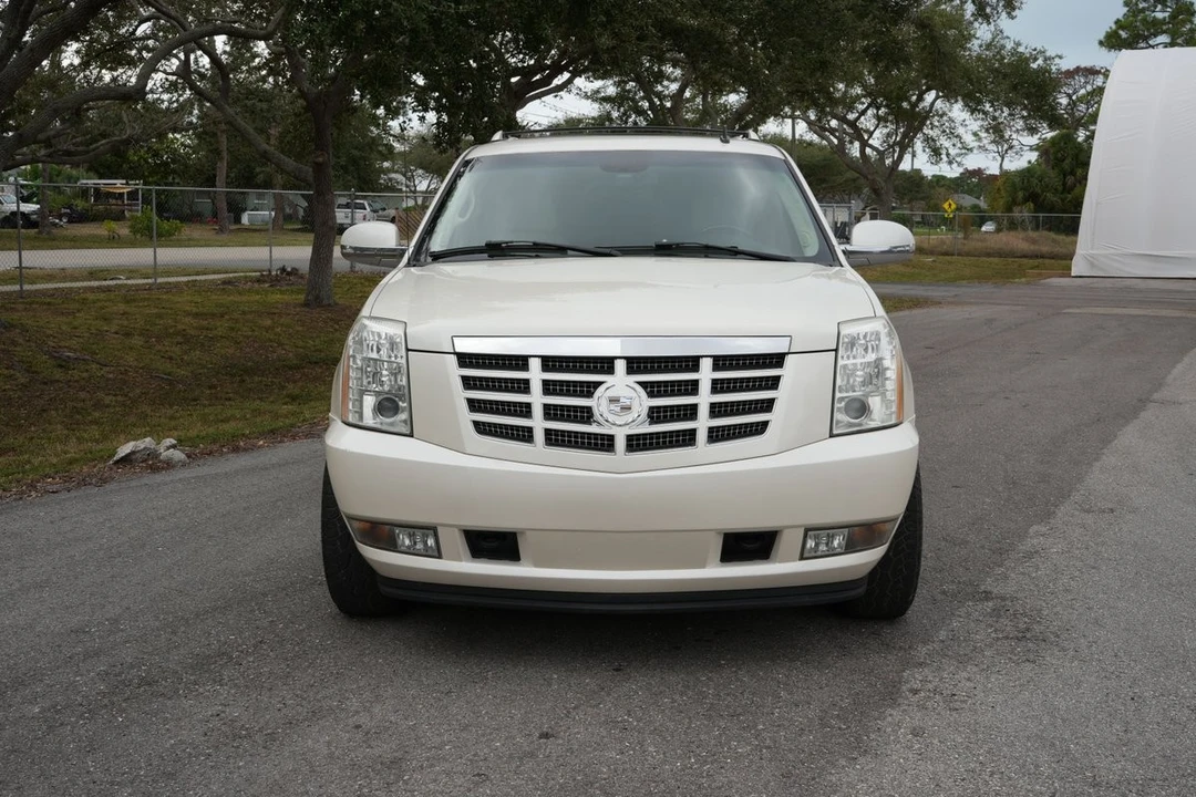2008 Cadillac Escalade & EXT 3rd Gen - Image 3 of 21