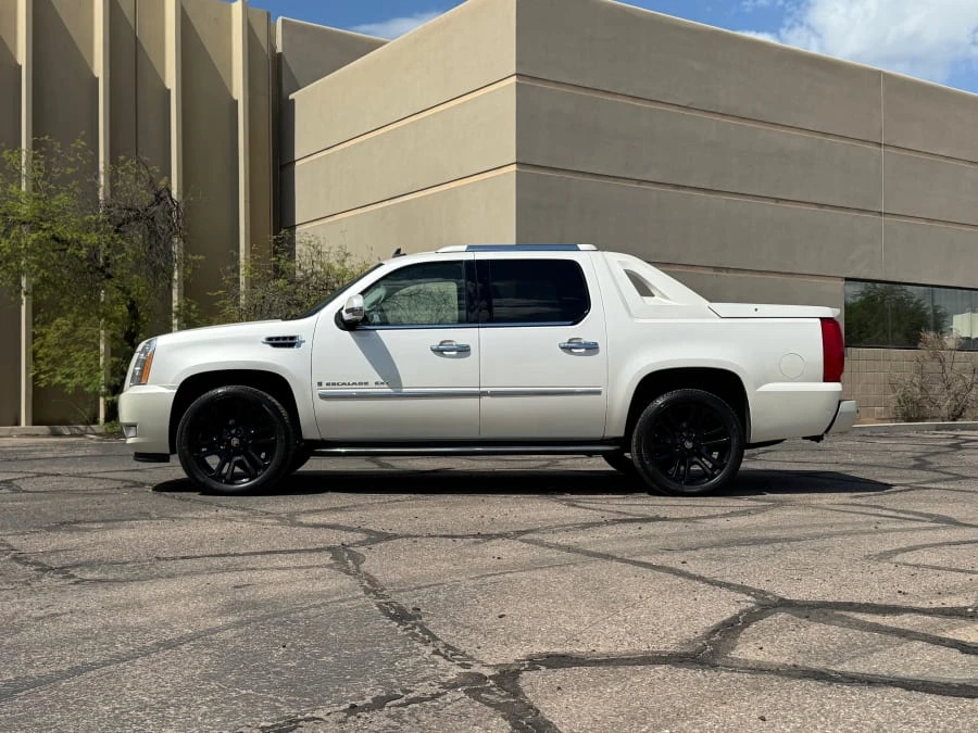 2008 Cadillac Escalade & EXT 3rd Gen - Image 2 of 15