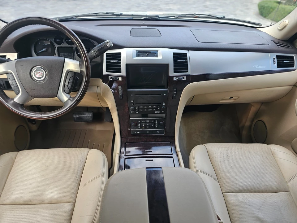 2008 Cadillac Escalade & EXT 3rd Gen - Image 10 of 13
