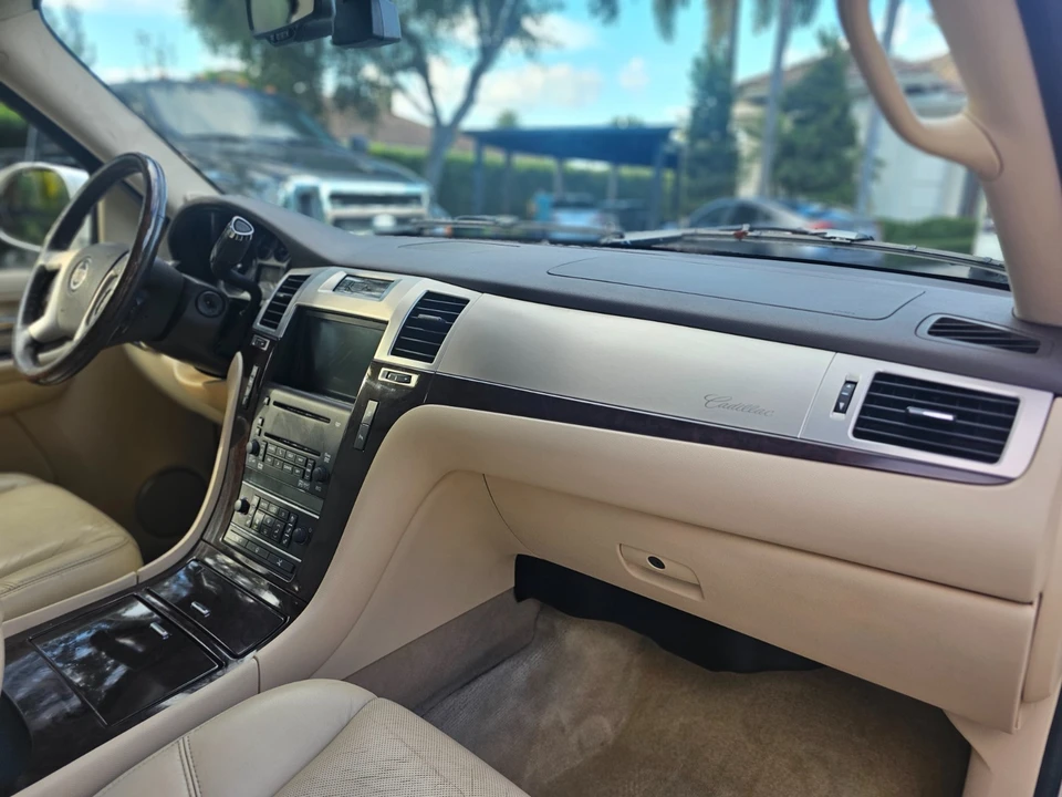 2008 Cadillac Escalade & EXT 3rd Gen - Image 9 of 13
