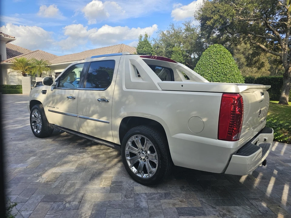 2008 Cadillac Escalade & EXT 3rd Gen - Image 4 of 13