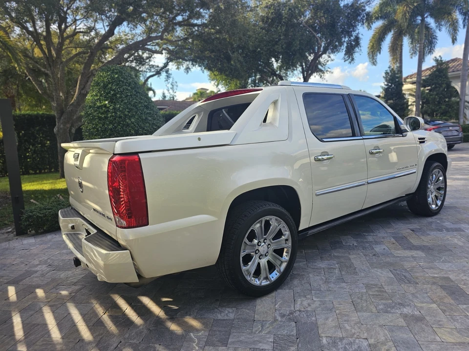 2008 Cadillac Escalade & EXT 3rd Gen - Image 5 of 13