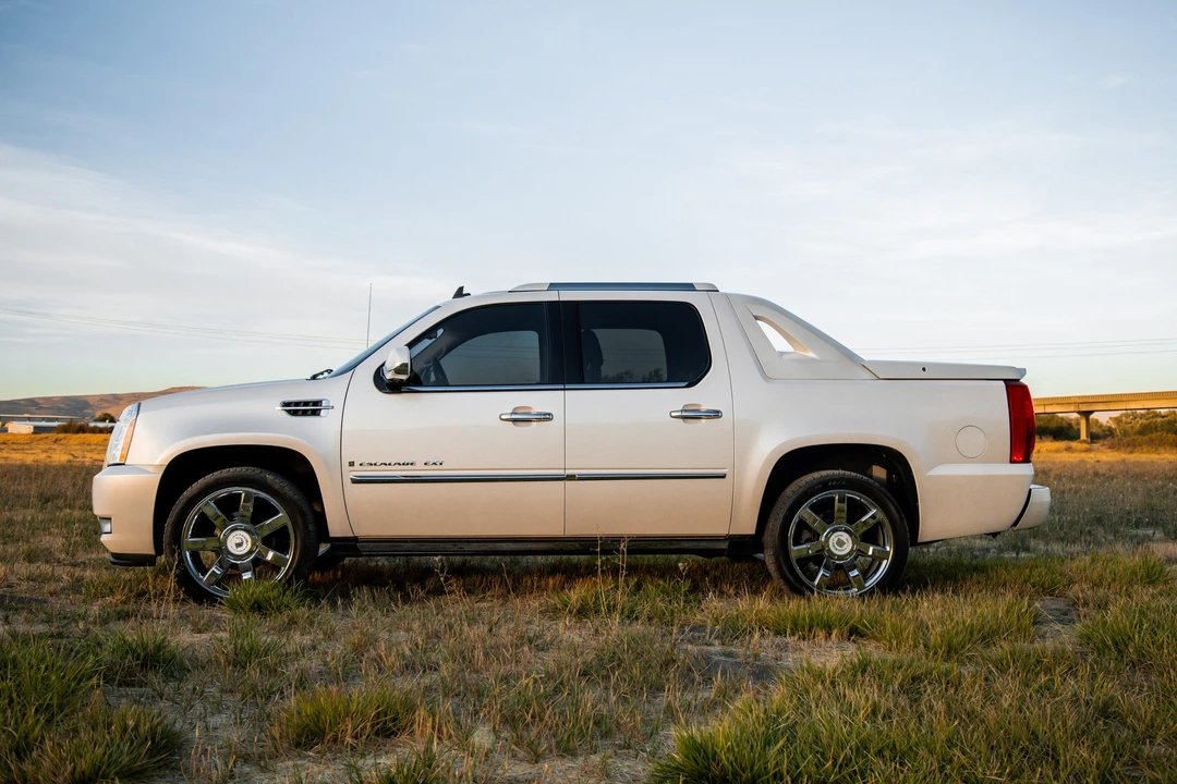 2008 Cadillac Escalade & EXT 3rd Gen - Image 13 of 31