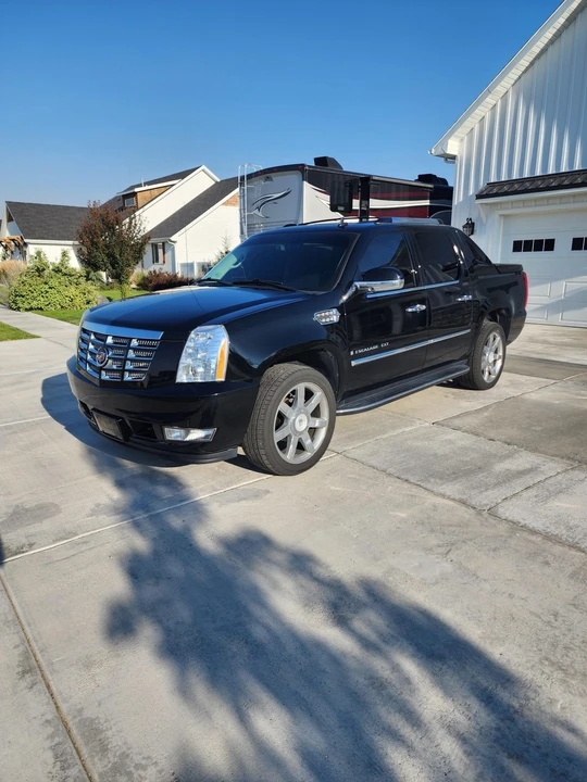 2008 Cadillac Escalade & EXT 3rd Gen - Image 2 of 31