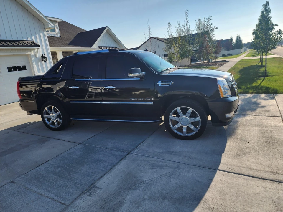 2008 Cadillac Escalade & EXT 3rd Gen - Image 8 of 31