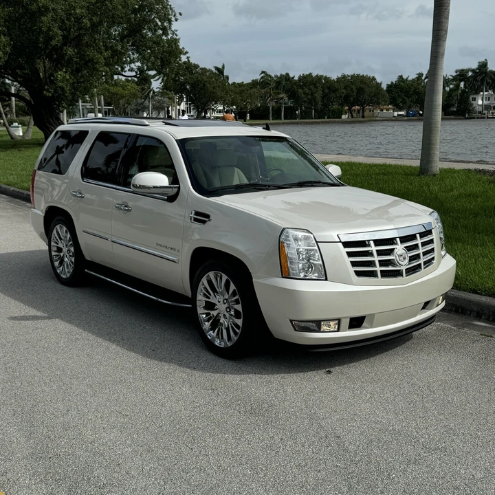 2008 Cadillac Escalade & EXT 3rd Gen - Image 2 of 12
