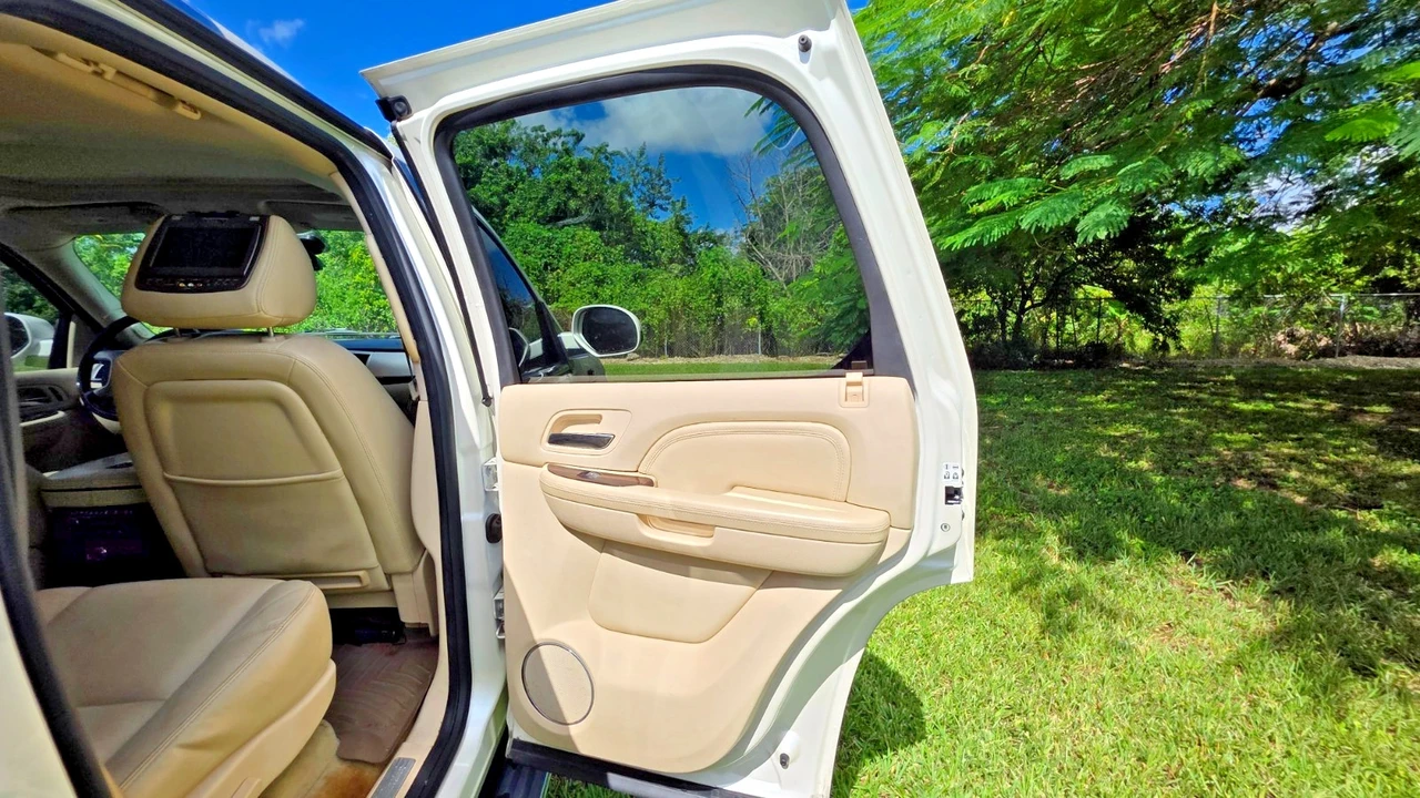 2008 Cadillac Escalade & EXT 3rd Gen - Image 13 of 21