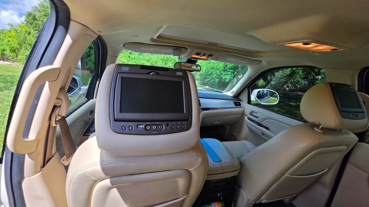 2008 Cadillac Escalade & EXT 3rd Gen - Image 17 of 21