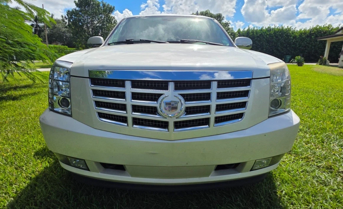 2008 Cadillac Escalade & EXT 3rd Gen - Image 2 of 21