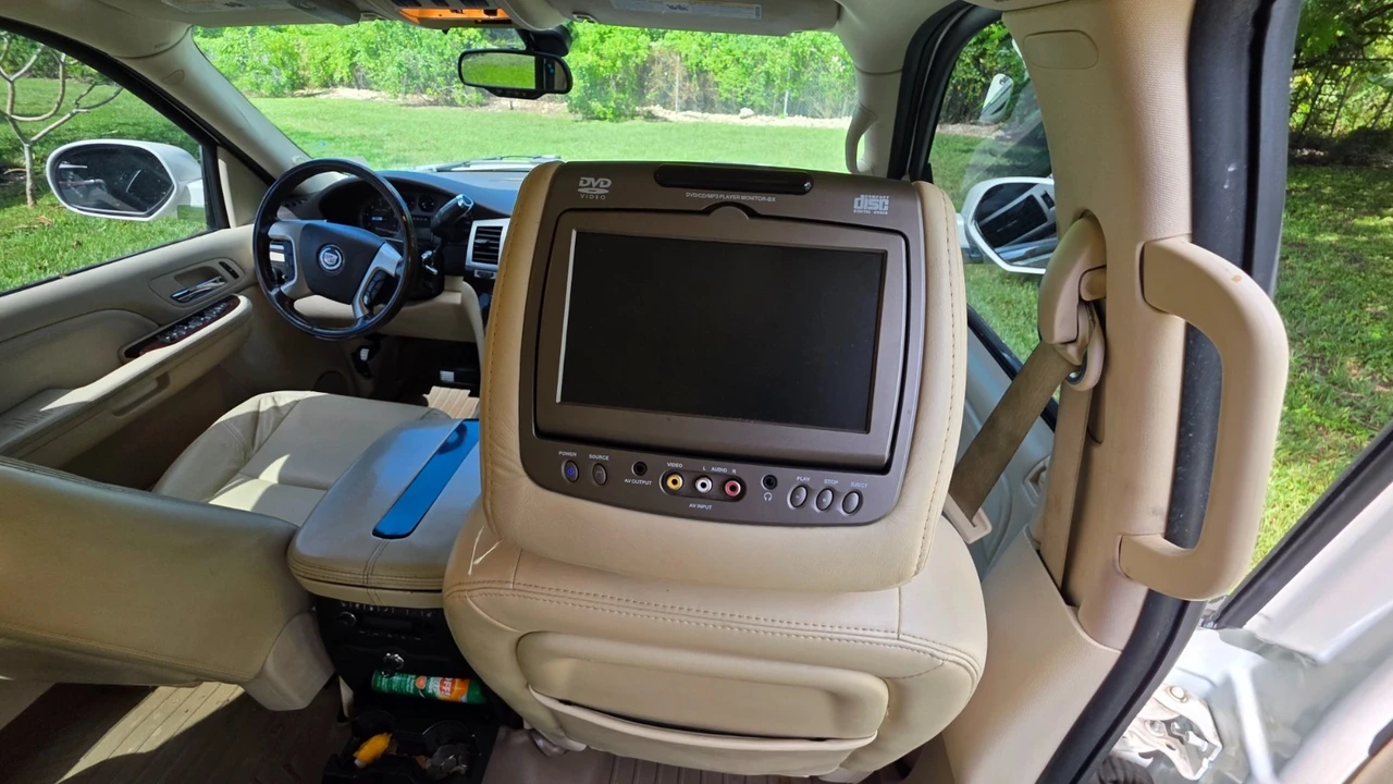 2008 Cadillac Escalade & EXT 3rd Gen - Image 15 of 21