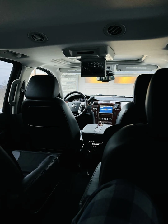 2008 Cadillac Escalade & EXT 3rd Gen - Image 3 of 5
