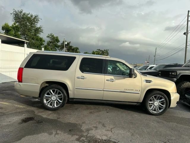 2008 Cadillac Escalade & EXT 3rd Gen - Image 2 of 12