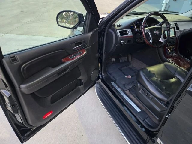 2008 Cadillac Escalade & EXT 3rd Gen - Image 10 of 21