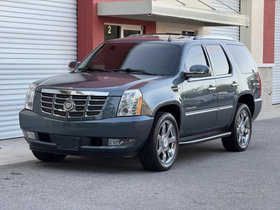 2008 Cadillac Escalade & EXT 3rd Gen - Image 2 of 31