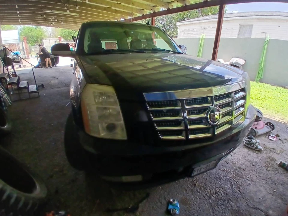 2008 Cadillac Escalade & EXT 3rd Gen - Image 4 of 11
