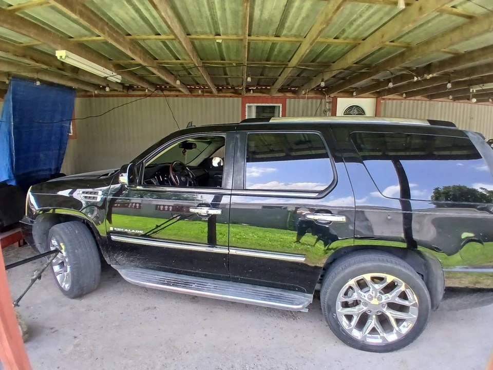 2008 Cadillac Escalade & EXT 3rd Gen - Image 5 of 11