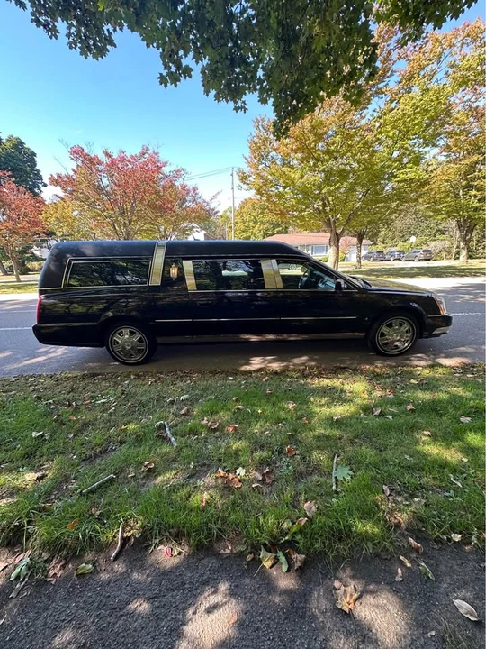 2008 Cadillac DTS - Image 3 of 4