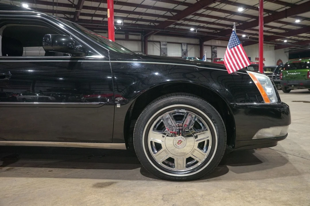 2008 Cadillac DTS - Image 11 of 21