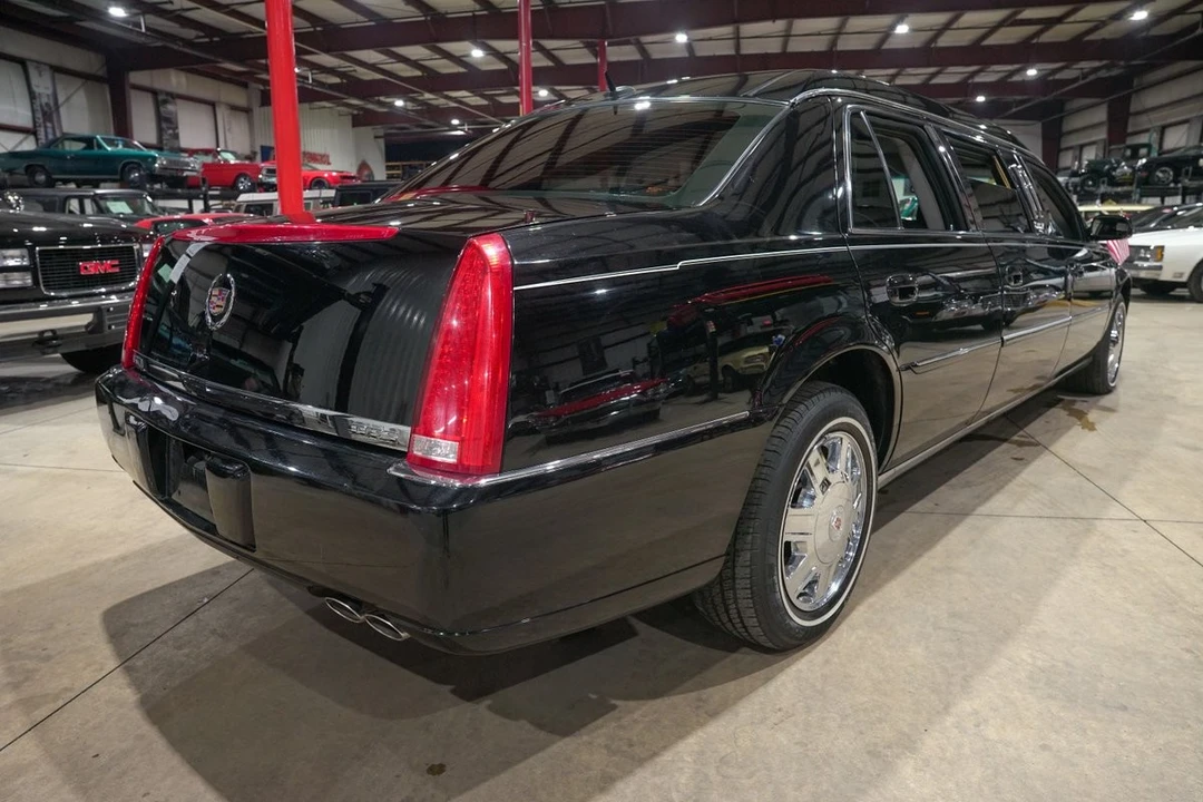 2008 Cadillac DTS - Image 8 of 21