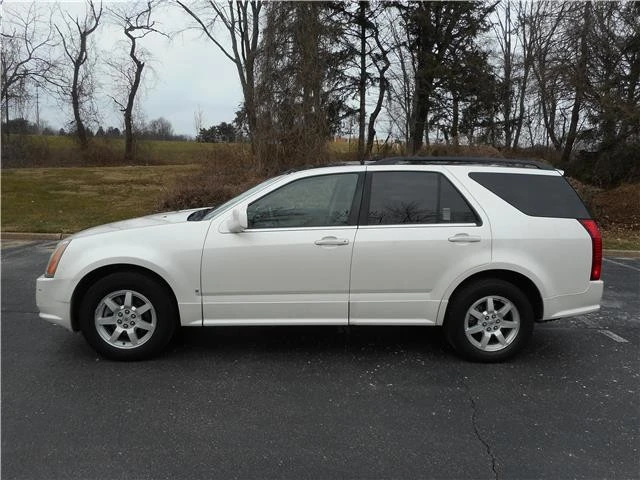 2008 Cadillac SRX - Image 8 of 12