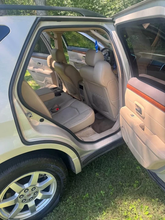 2008 Cadillac SRX - Image 11 of 14