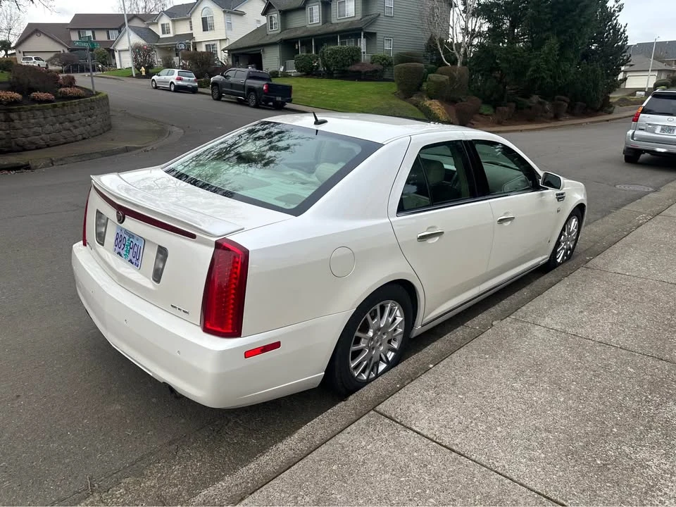 2008 Cadillac STS - Image 9 of 10