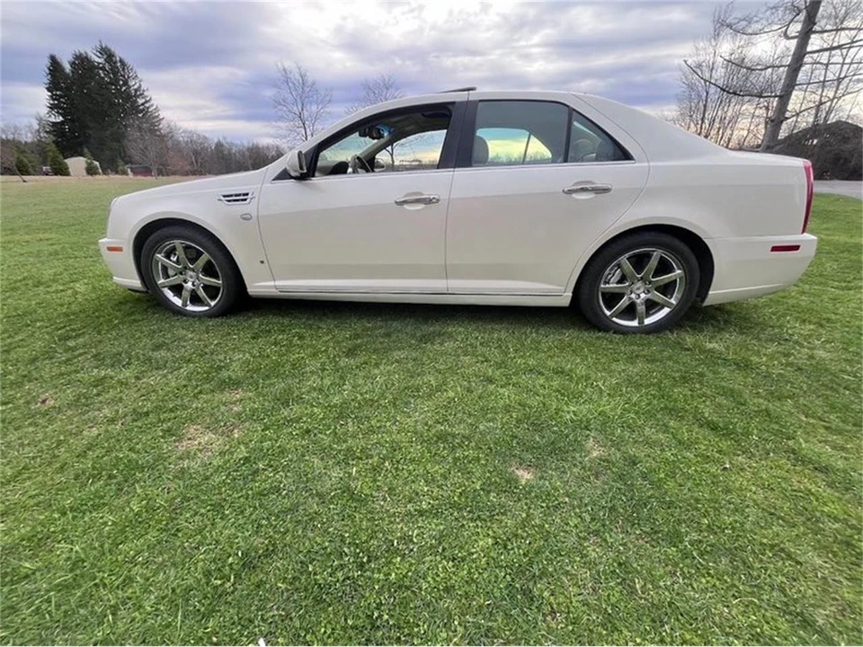 2008 Cadillac STS - Image 2 of 27