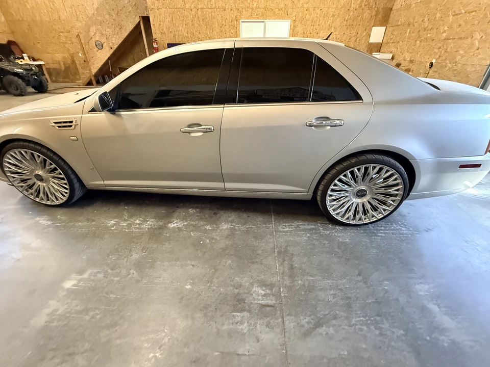 2008 Cadillac STS - Image 12 of 31