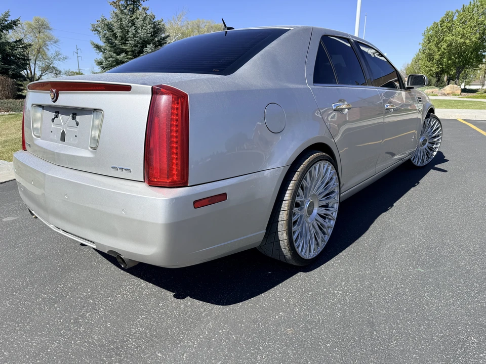 2008 Cadillac STS - Image 9 of 31
