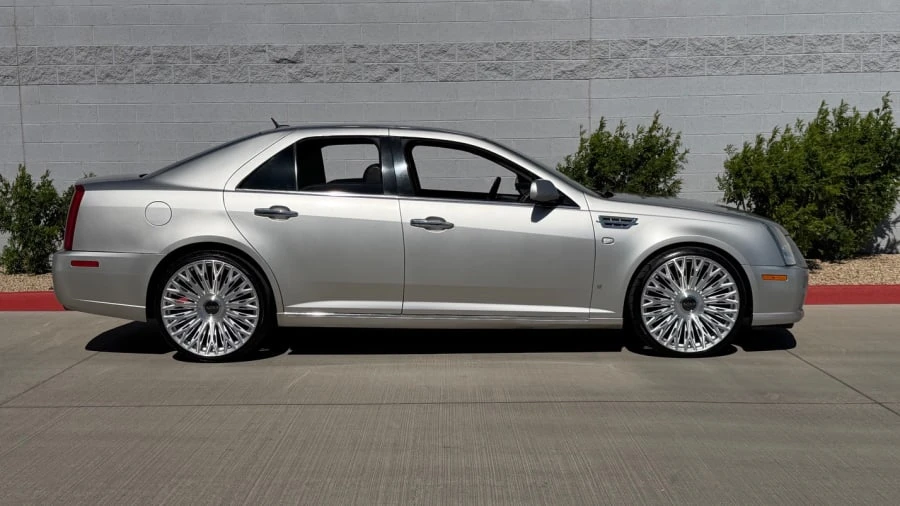2008 Cadillac STS - Image 2 of 16
