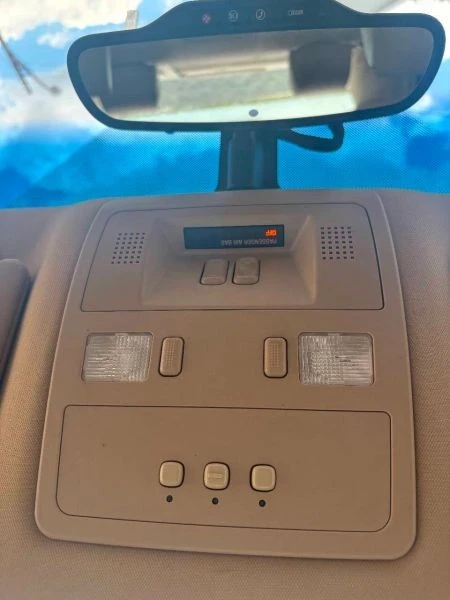 2008 Cadillac STS - Image 11 of 12