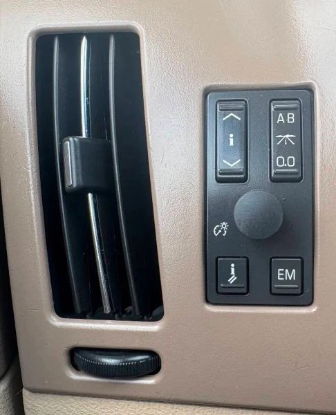 2008 Cadillac STS - Image 9 of 12