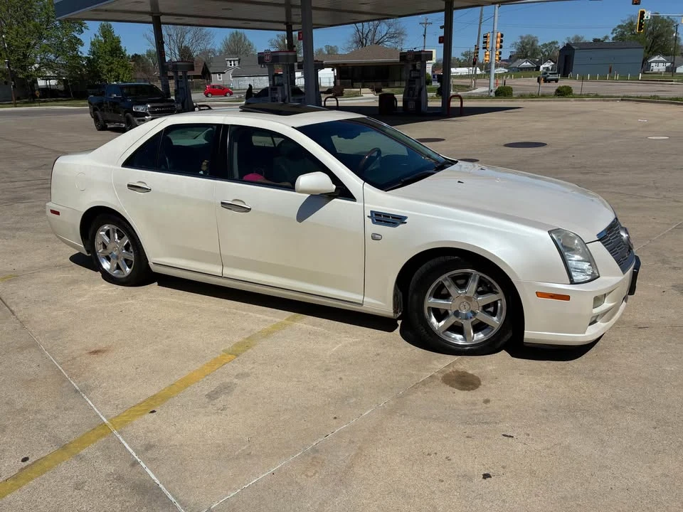2008 Cadillac STS - Image 4 of 10