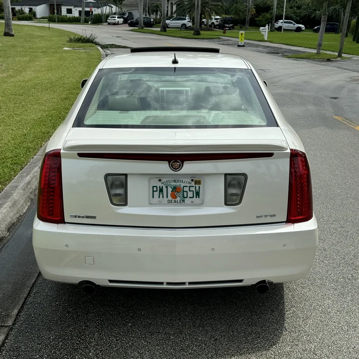2008 Cadillac STS - Image 10 of 12