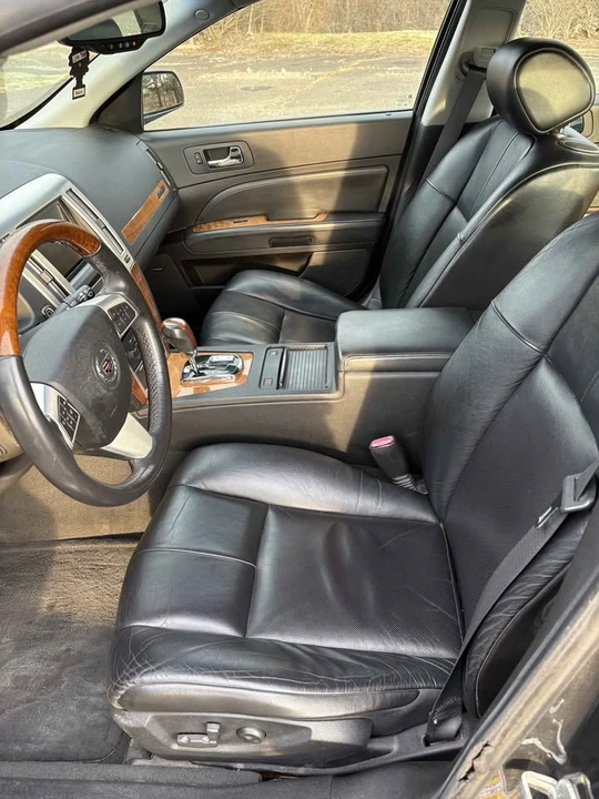 2008 Cadillac STS - Image 8 of 12