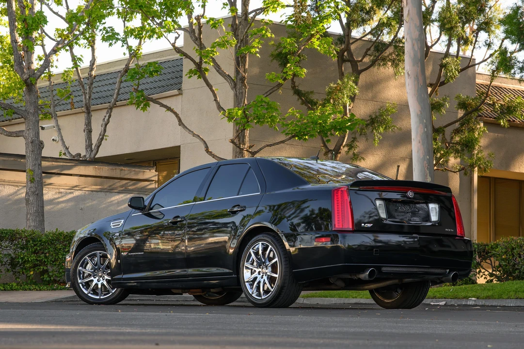 2008 Cadillac STS-V - Image 10 of 31