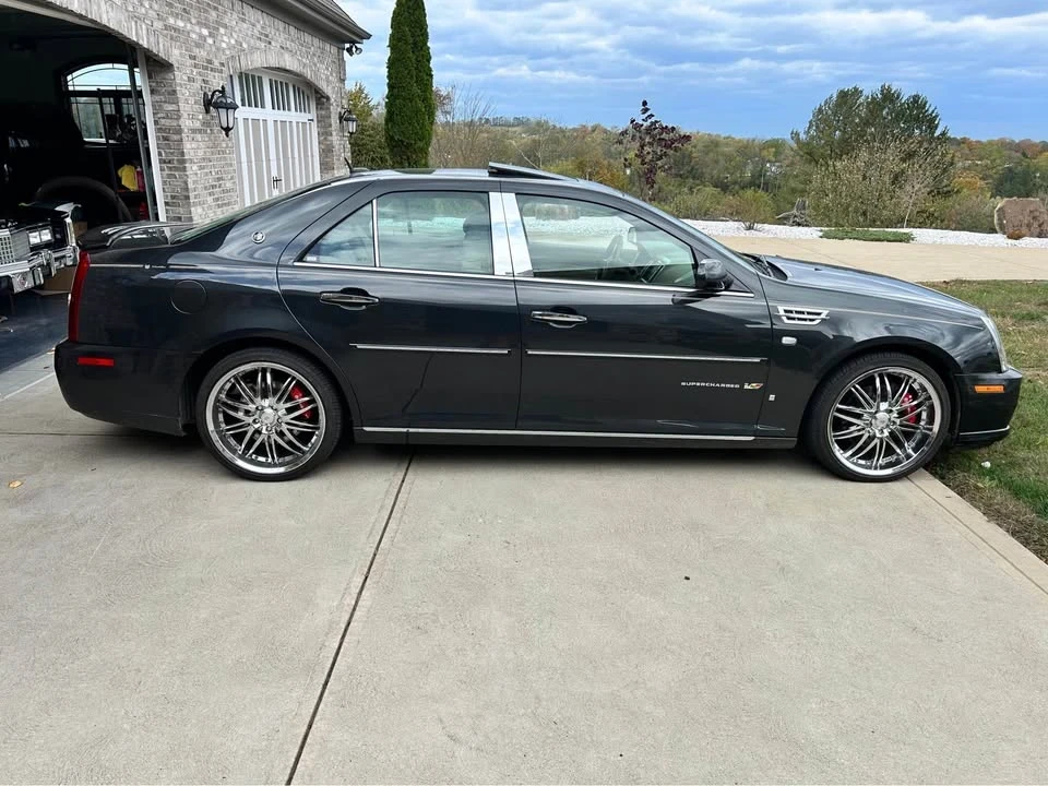 2008 Cadillac STS-V - Image 2 of 10