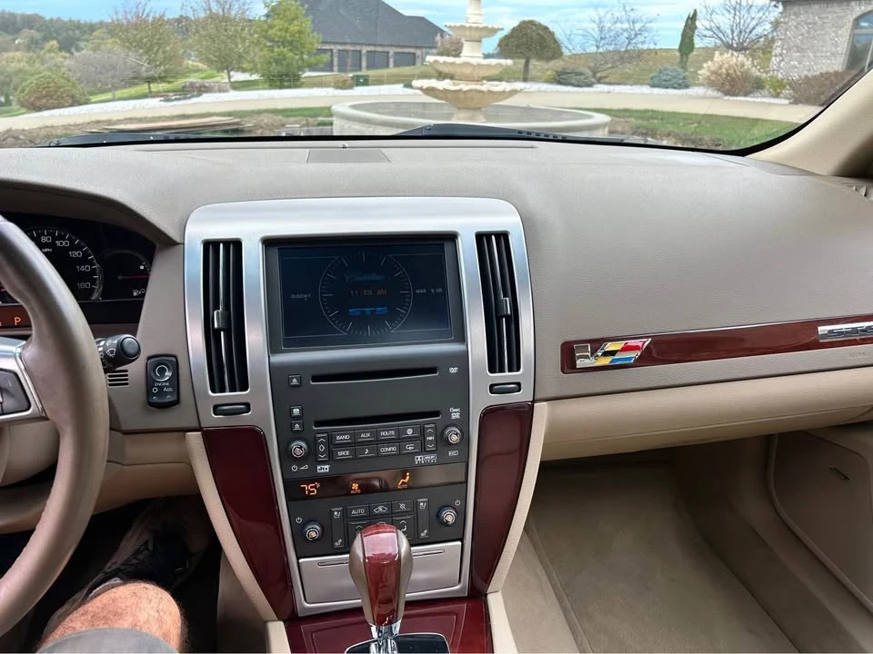 2008 Cadillac STS-V - Image 5 of 10