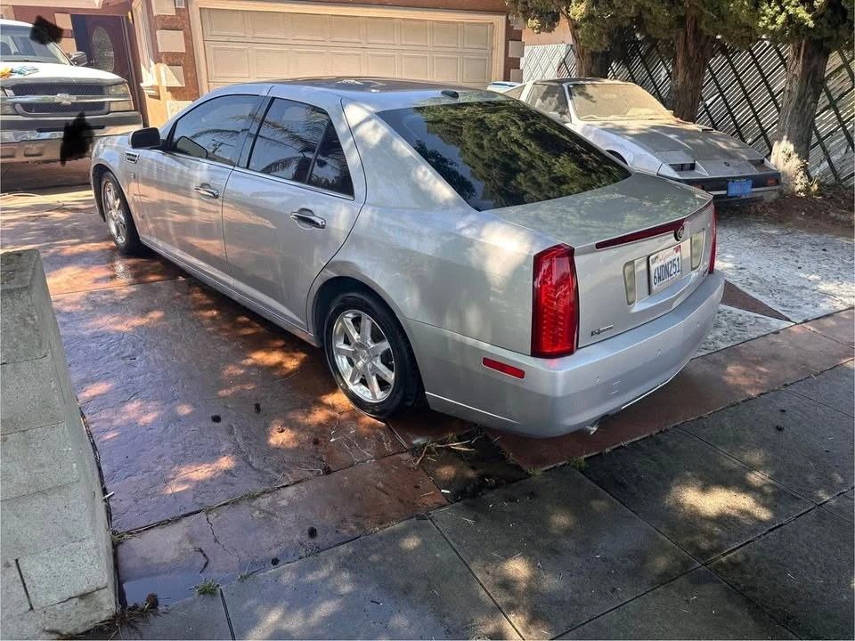 2008 Cadillac STS - Image 4 of 9
