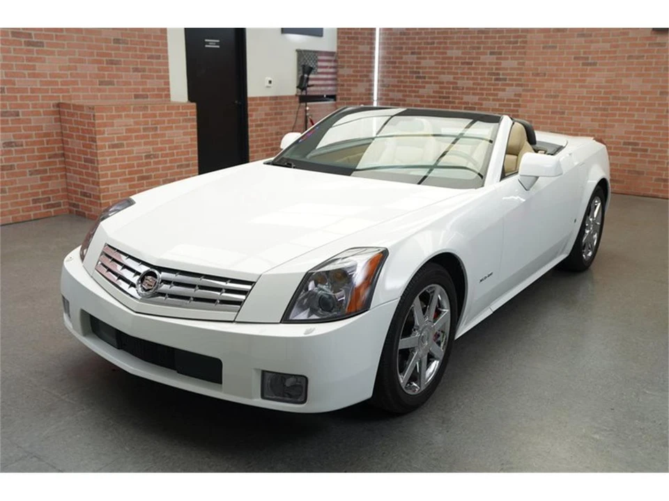 2008 Cadillac XLR - Image 3 of 31