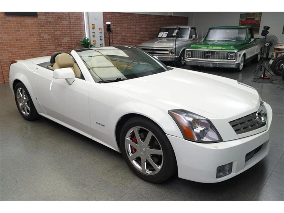 2008 Cadillac XLR - Image 9 of 31